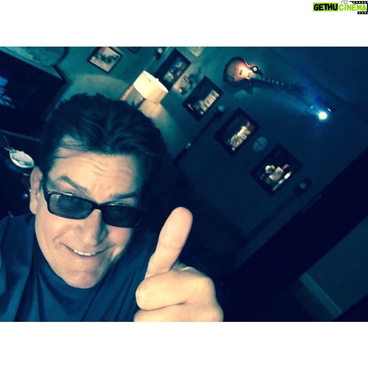 Charlie Sheen Instagram - oh hells yeah!! I FOUND MY THUMB!!!