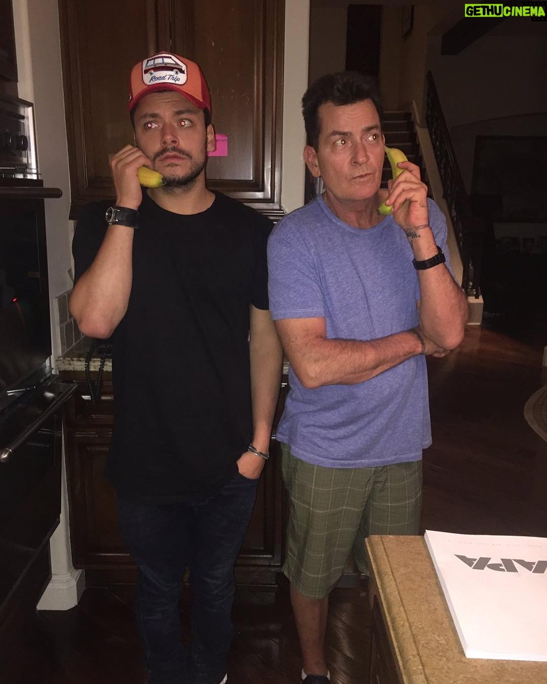 Charlie Sheen Instagram - "hello...?" "hello...?" "Kev...?" "Charlie...?" "mom....?" #KevAdamsAutourDuMonde