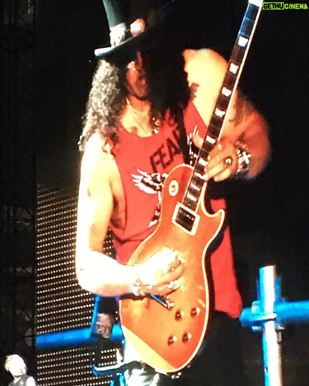 Charlie Sheen Instagram - beyond epic. an amazing night of pure rock & roll GnR brilliance! thank u gentlemen, I really needed that!