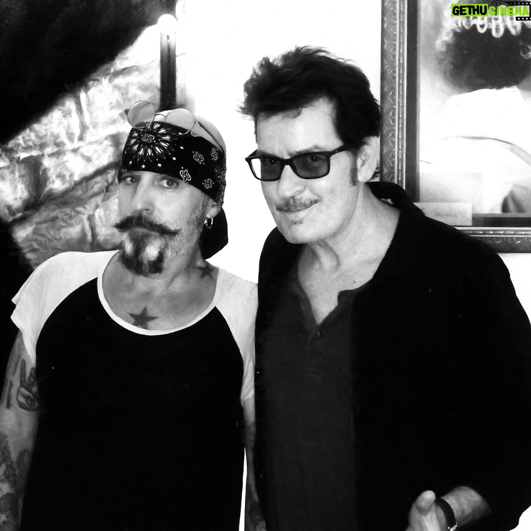 Charlie Sheen - 21.8K Likes - the stache
is
back... ©