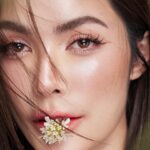 Charlotte Austin Instagram - 🪽 @diewbd (Close up หลังดึงคิ้วกับ @idlhospital ได้1เดือน หน้าจึ้งมาก ดวงตากลมโตชัดเจนชวนหลงไหล คุ้มสุดๆเลิฟมาก🤏🏻)