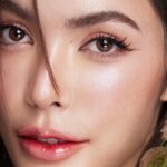 Charlotte Austin Instagram - 🪽 @diewbd (Close up หลังดึงคิ้วกับ @idlhospital ได้1เดือน หน้าจึ้งมาก ดวงตากลมโตชัดเจนชวนหลงไหล คุ้มสุดๆเลิฟมาก🤏🏻)