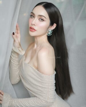 Charlotte Austin Instagram - 𝑺𝒐 𝒑𝒓𝒆𝒕𝒕𝒚 👰🏻‍♀️💍🪞✨

Make up and hair @folkeflake 

📌สนใจติดต่องาน @ line ได้ที่หน้าโปรไฟล์

https://lin.ee/EzH96FC

📞โทร 099-4215592

#bridebyfolkeflake 
#FOLKEFLAKEMAKEUP 

.
.
.
.
.
.
.
.
.
.
.
.
.
.
.
.

#ช่างแต่งหน้า #แต่งหน้าเจ้าสาว #makeupartist  #glam #wedding #makeup #แต่งหน้าเกาหลี #เจ้าสาว #bride #glassskin #bridemakeup #glam #glamour #makeuptoturial #makeuplook #weddinginspiration #mua #gorgeous
