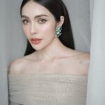 Charlotte Austin Instagram - 𝑺𝒐 𝒑𝒓𝒆𝒕𝒕𝒚 👰🏻‍♀️💍🪞✨ Make up and hair @folkeflake 📌สนใจติดต่องาน @ line ได้ที่หน้าโปรไฟล์ https://lin.ee/EzH96FC 📞โทร 099-4215592 #bridebyfolkeflake #FOLKEFLAKEMAKEUP . . . . . . . . . . . . . . . . #ช่างแต่งหน้า #แต่งหน้าเจ้าสาว #makeupartist #glam #wedding #makeup #แต่งหน้าเกาหลี #เจ้าสาว #bride #glassskin #bridemakeup #glam #glamour #makeuptoturial #makeuplook #weddinginspiration #mua #gorgeous