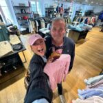 Charlotte Bobb Instagram – Clap de fin des vacances dans le sud avec le padre 💚 si on devait résumer nos vacances qu’est ce qu’on dirait ??? Aller on le dit tous en chœur 😭😭😭 

– PULL ROSE 
– CASHBACK 

Pour celles et ceux qui ont bien suivi ça en story je vous laisse raconter aux autres qui se demandent pq ce résumé 🫠😭