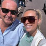 Charlotte Bobb Instagram – Clap de fin des vacances dans le sud avec le padre 💚 si on devait résumer nos vacances qu’est ce qu’on dirait ??? Aller on le dit tous en chœur 😭😭😭 

– PULL ROSE 
– CASHBACK 

Pour celles et ceux qui ont bien suivi ça en story je vous laisse raconter aux autres qui se demandent pq ce résumé 🫠😭