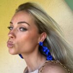 Charlotte Bobb Instagram – Clap de fin des vacances dans le sud avec le padre 💚 si on devait résumer nos vacances qu’est ce qu’on dirait ??? Aller on le dit tous en chœur 😭😭😭 

– PULL ROSE 
– CASHBACK 

Pour celles et ceux qui ont bien suivi ça en story je vous laisse raconter aux autres qui se demandent pq ce résumé 🫠😭