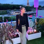 Charlotte Bobb Instagram - Hier soir à la soirée du @delta_festival 🎉 BIEN SUR que j’y serai en septembre 🥳🤩 qui y sera ? Attendez pour ceux qui n’ont pas encore de pass j’ai une petite surprise 😎 -21€ sur tous les pass avec le code « wearedelta » si ça c’est pas de la bombe 🔥 Collaboration commerciale