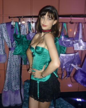 Charlotte D'Alessio Instagram - @scarlettgasque