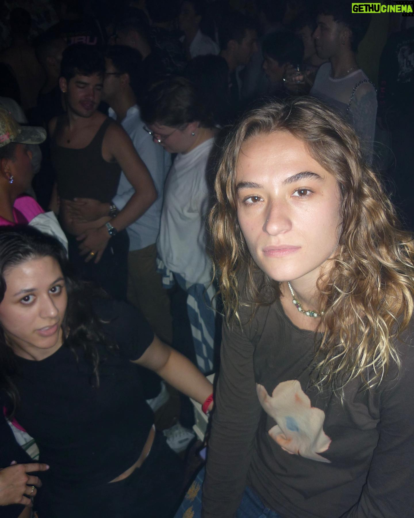 Charlotte D'Alessio Instagram - Pose!! Girls !! Fashion !