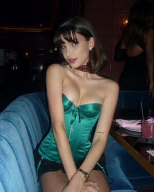 Charlotte D'Alessio Instagram - @scarlettgasque