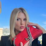 Charlotte McKinney Instagram - Things I forgot to post 🏄🏼‍♀️🐕‍🦺🤷🏼‍♀️