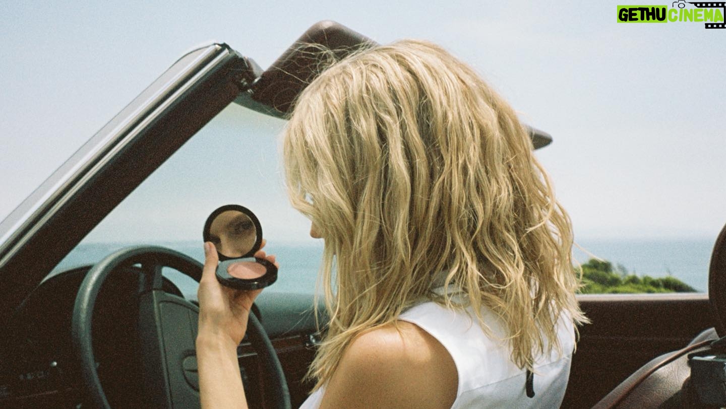 Charlotte McKinney Instagram - Endless summer @saiebeauty by @amandaaamus
