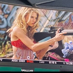 Charlotte McKinney Instagram - Idk how to hold a gun