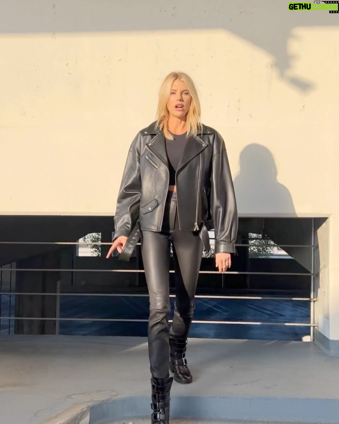 Charlotte McKinney Instagram - Kicking off fall in some of my favorite @dsw Moto boots #mydsw 👢