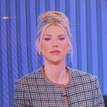 Charlotte McKinney Instagram - I Call this one my anchor woman look 😉 always a blast with the @ktla5news team talking about comedy and my new laughtastic show now streaming on @plutotv @amazonfreevee @therokuchannel and many more ! Perfect show for all ages to enjoy over the holiday season ! STAY CLASSY LOS ANGELES 🫡