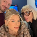 Charlotte McKinney Instagram - I Call this one my anchor woman look 😉 always a blast with the @ktla5news team talking about comedy and my new laughtastic show now streaming on @plutotv @amazonfreevee @therokuchannel and many more ! Perfect show for all ages to enjoy over the holiday season ! STAY CLASSY LOS ANGELES 🫡