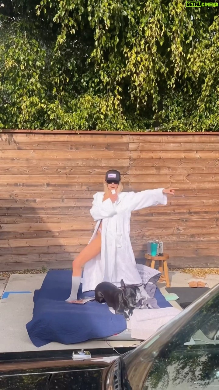 Charlotte McKinney Instagram - As a kid Iād drive in my mums station wagon singing this song thinking the lyric said I wanna piece of danish š„ my weekends off consist of laying out on air mattresses in my robe š¤Ŗšš¼āāļøšØ