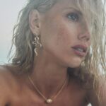 Charlotte McKinney Instagram - 🐚💎