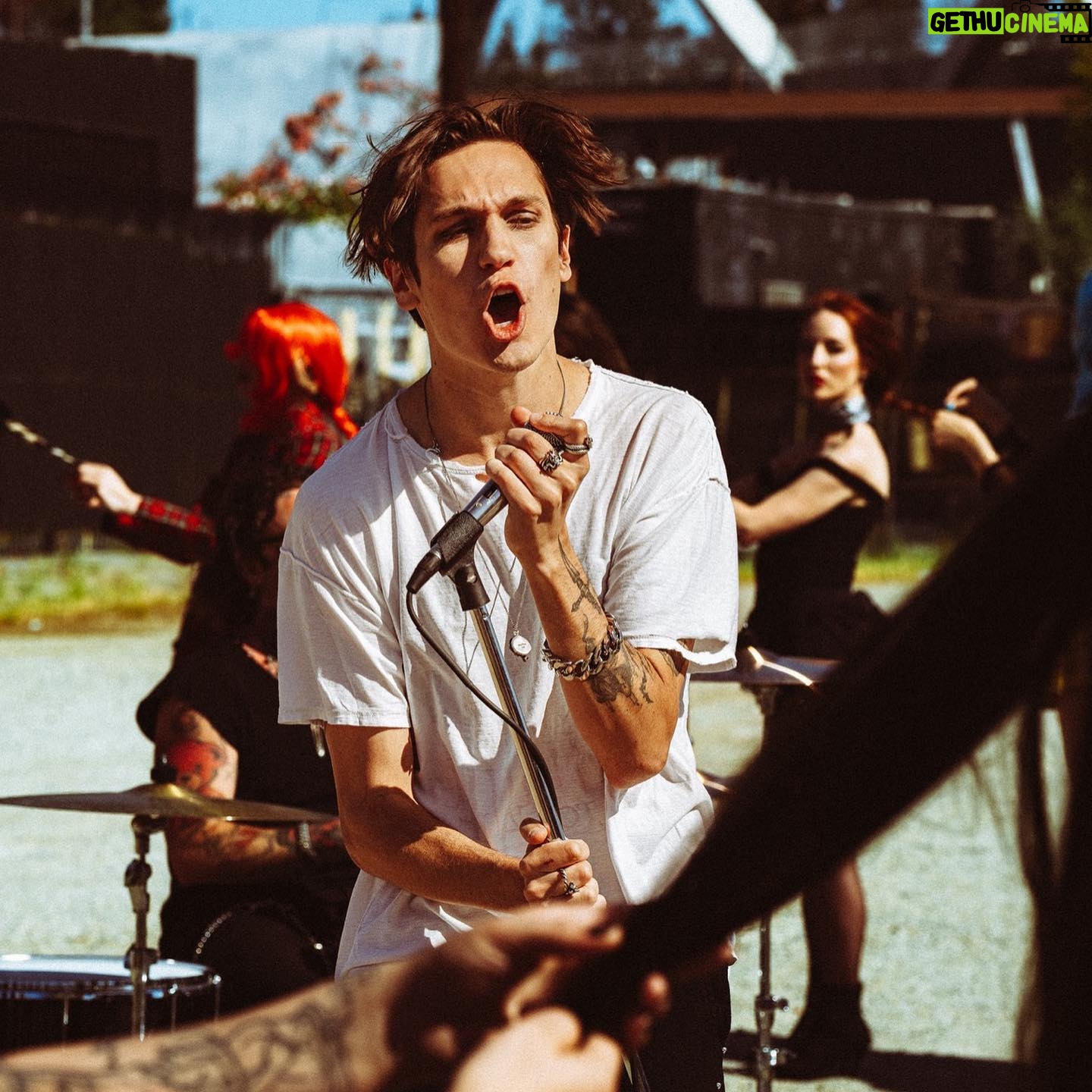 Chase Hudson Instagram - life’s about showing up for the people that have showed up for you. congrats on the release im glad to be a part of the music video check it out ! @palayeroyale
