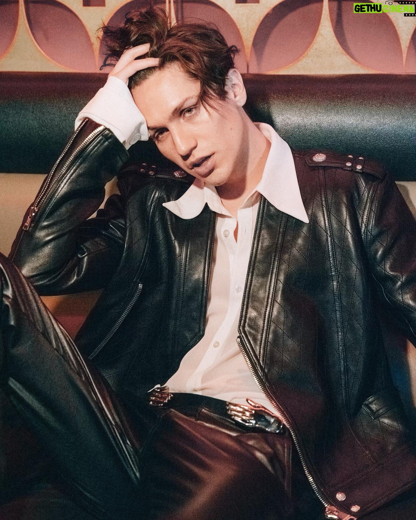 Chase Hudson Instagram - since my birthday’s so soon i wanted to throw a party to celebrate the release of love bites ! psyched to announce i’m joining @joinpasses. sign up now for a chance to be on the guest list. let’s party