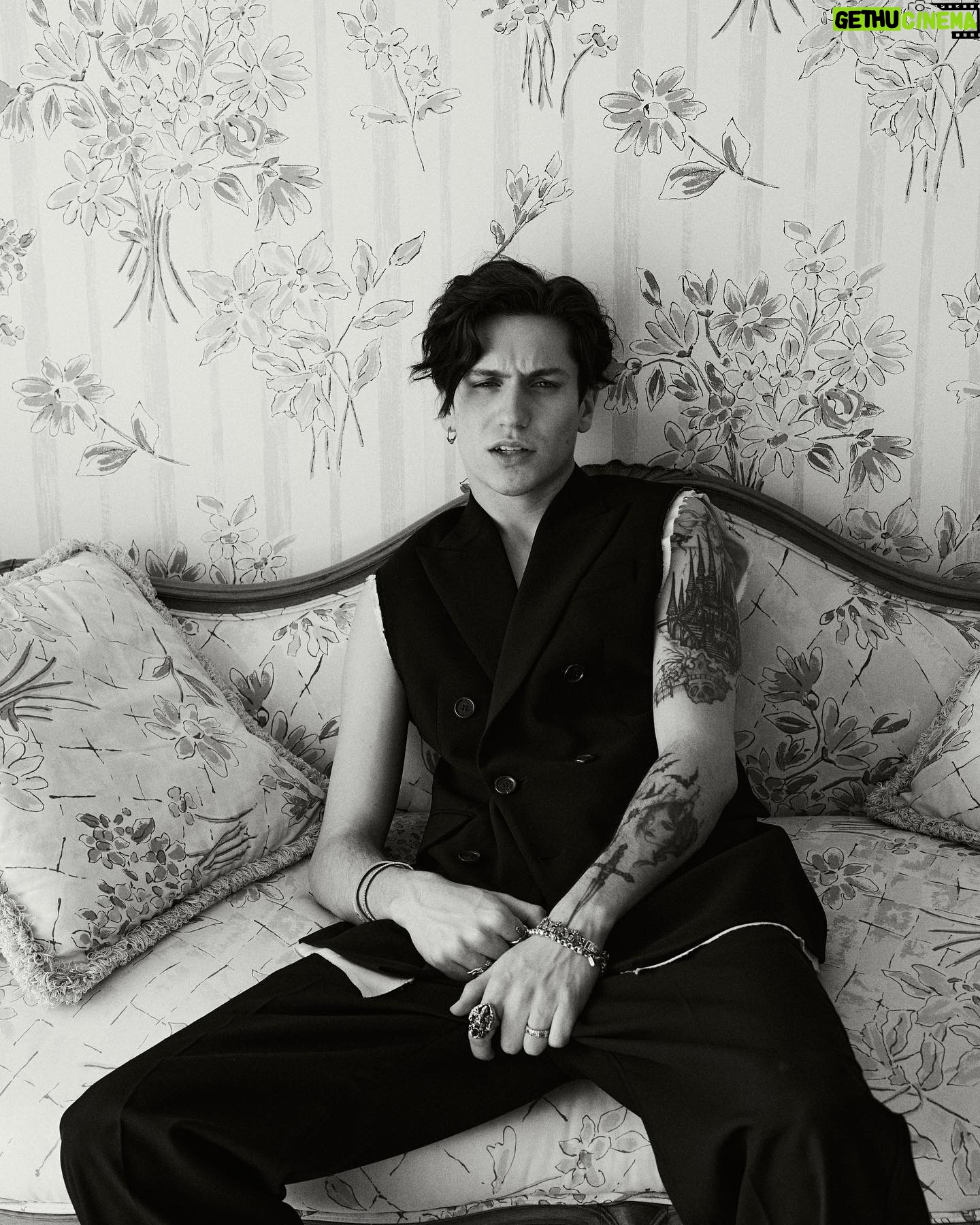 Chase Hudson Instagram - love is but a flower, without water your flower will slowly lose all of its petals and die, but with love and care it’ll grow and flourish