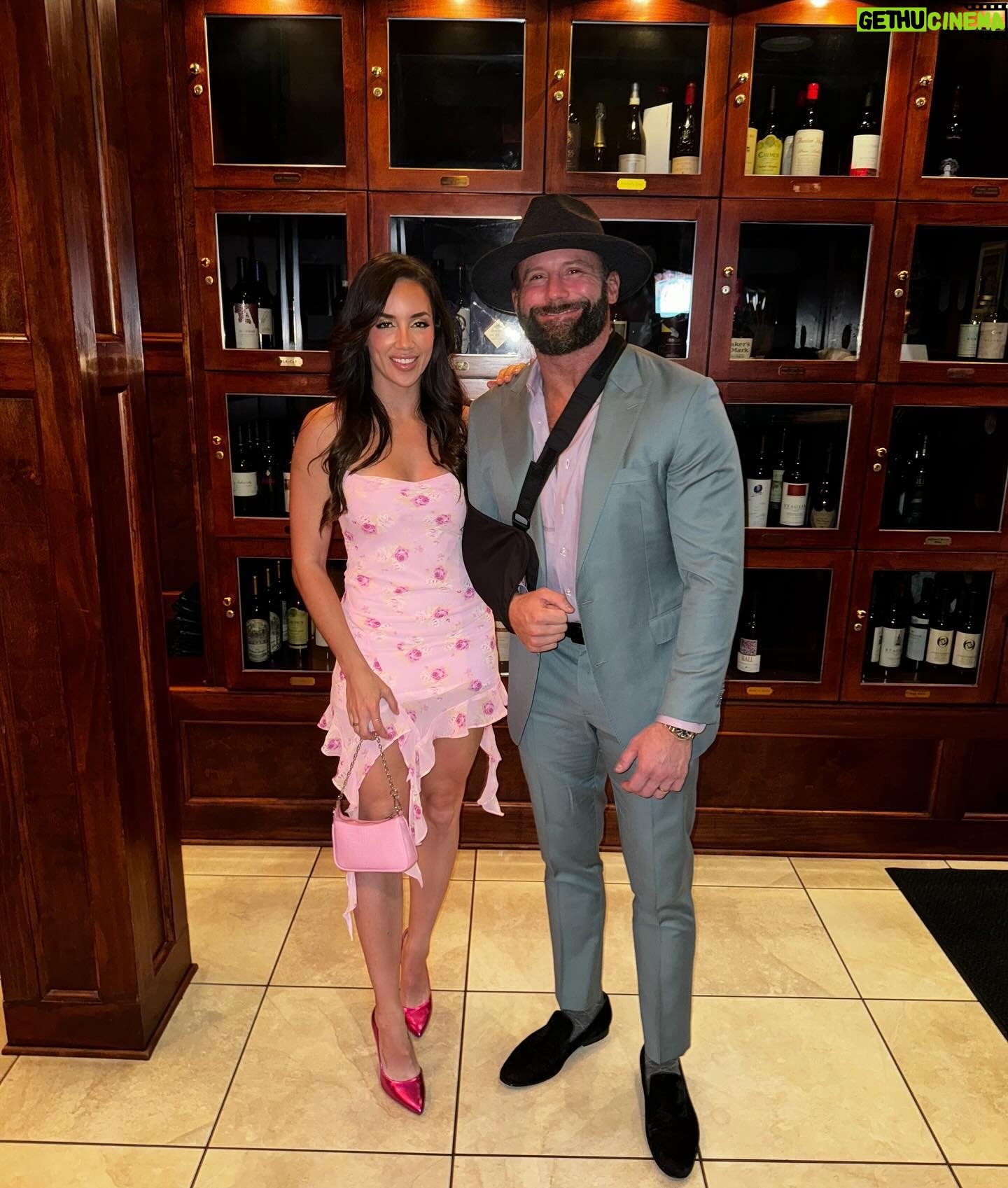 Chelsea Cardona Instagram - 39 & looking fine 😍 happy birthday @themattcardona