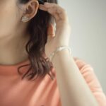 Chelsea Islan Instagram – Selamat hari Kartini bagi seluruh perempuan Indonesia! 🩷

Mari kita terus membangkitkan semangat untuk mewujudkan mimpi-mimpi kita sebagai perempuan yang hebat dan tangguh. Jadilah Kartini bagi diri dan lingkungan kita yang tak kenal lelah untuk berjuang dan saling menguatkan satu sama lain ✨

#HariKartini #SenimanMudaBerkarya #ChelseaIslanxOneFineSky