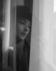Chelsea Islan Instagram - Embracing life in Monochrome