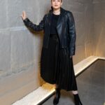 Chelsea Islan Instagram – Can’t get enough of this @stuartweitzman’s boots collection! Perfect for every occasion, these boots are guaranteed to elevate your look and mood effortlessly with their perfect blend of fashion and comfort 🖤💫

#InOurShoes #SWIndonesia