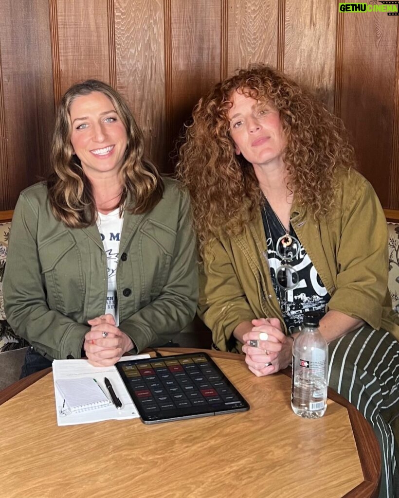 Chelsea Peretti Instagram - NEW CCP W comedian @morgan_murphy (Abbot Elementary) & neurosurgeon @drdlanger (Emergency NYC, Lenox Hill)‼️On this episode, we dive into the sci-fi world of head injuries and brain problems. Plus, a special thank you to the iheart music catalog for an exploration of musical nirvana.✨🧠🧠🧠 Scroll to see cutest pics. And thanks as always to @kooolkojak for adding a smidge of surreal madness✨@callchelseaperetti #brainhealth #brainsurgery @lhh_neurosurgery @emergency_nyc #neurosurgery #neurosurgeon