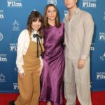 Chelsea Peretti Instagram - Santa Barbara Film Fest! Re Sunday 10:20a screening at the Metropolitan Fiesta 5 Theatre: rush tickets avail at the venue, $15, starting 5 minutes before showtime after passholders have been admitted. ❤️ @natashaleggero @bennydrama7 @deannabarillari @kooolkojak #FirstTimeFemaleDirector @therokuchannel @officialsbiff