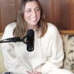 Chelsea Peretti Instagram - Snared me a lil @peteholmes out n about promotin his netflix spesh “I Am Not for Everyone” asked for spiritual advice and got a lot more. Hard to chose a clip but poly q felt like a good opening @callchelseaperetti #poly #polyamorous #spiritualjourney #comedy