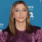 Chelsea Peretti Instagram - Santa Barbara Film Fest! Re Sunday 10:20a screening at the Metropolitan Fiesta 5 Theatre: rush tickets avail at the venue, $15, starting 5 minutes before showtime after passholders have been admitted. ❤️ @natashaleggero @bennydrama7 @deannabarillari @kooolkojak #FirstTimeFemaleDirector @therokuchannel @officialsbiff