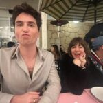 Chelsea Peretti Instagram - Santa Babs film fest w @bennydrama7 @natashaleggero gorgeous actors in #FirstTimeFemaleDirector plus an anon sleeping beauty, prod extraordinaire @deannabarillari music savants @kooolkojak and @willschwartz100s and bay bestie @moshekasher what a beautiful night❤️🥺 thank u @therokuchannel @marvistaent and @officialsbiff