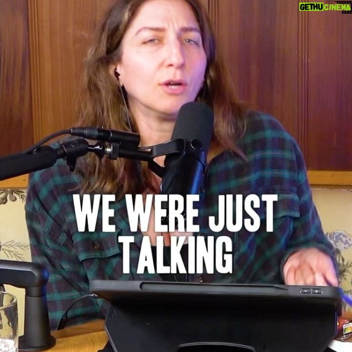 Chelsea Peretti Instagram - MORE PURPLE EYEBROW LUNACY W @roisinconaty1 CLIPS PART TWO @callchelseaperetti CLIP 1: why i dont host a talk show. shameful. CLIP 2: Posting workout vids - i guess its better than everyones ozempic stick leg selfies CLIP 3: Wikifeet anaylsis