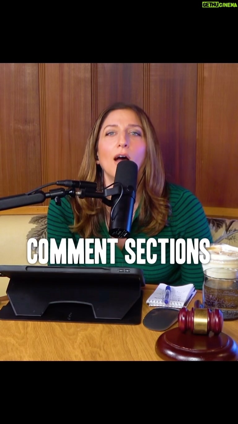 Chelsea Peretti Instagram - Reel? Yeah long clip 🤷🏻♀️@benbmims on the new pod UP NOW **NO JACKPOT SOUND EFFECT**