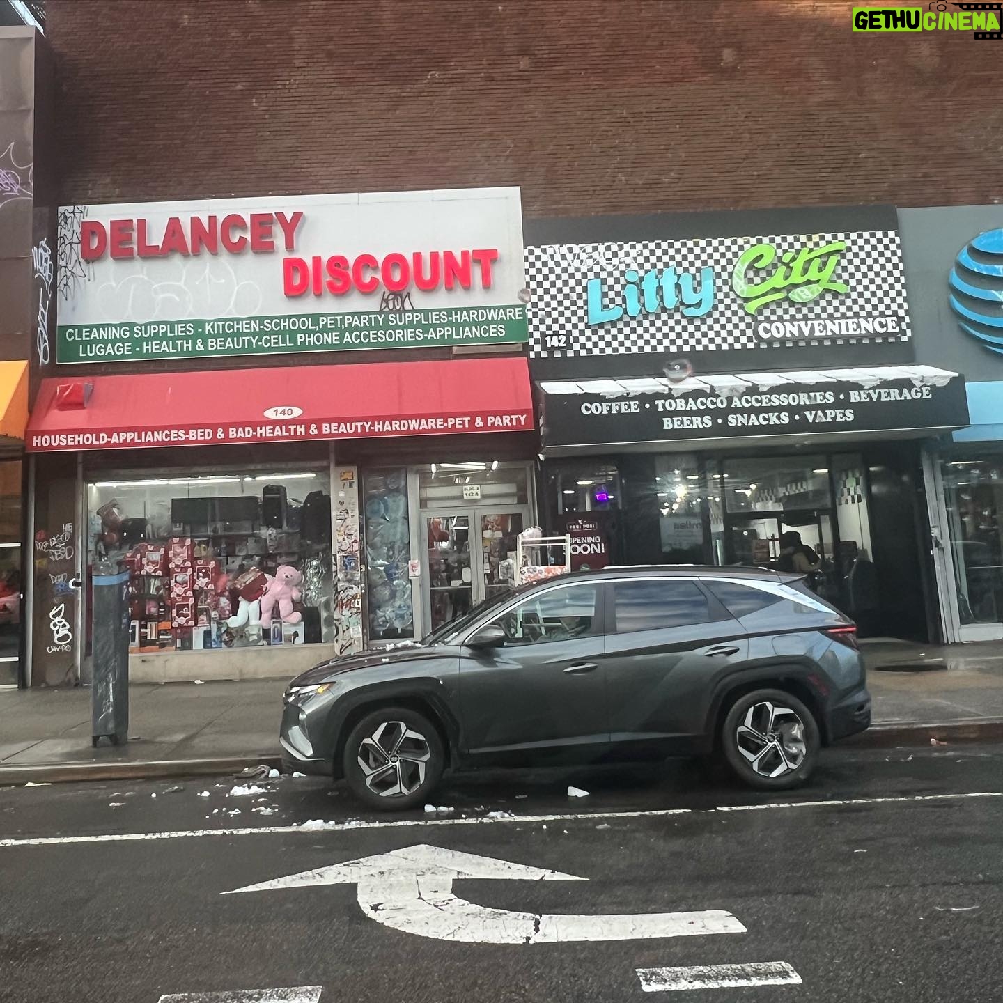 Chelsea Peretti Instagram - JUST TOUCHED DOWN IN NEW YORK AND WENT STRAIGHT TO MY TOP 2 SPOTS I HIT EVERY TIME IM HERE. Hard to pick which one is first delancey discounts or litty city
