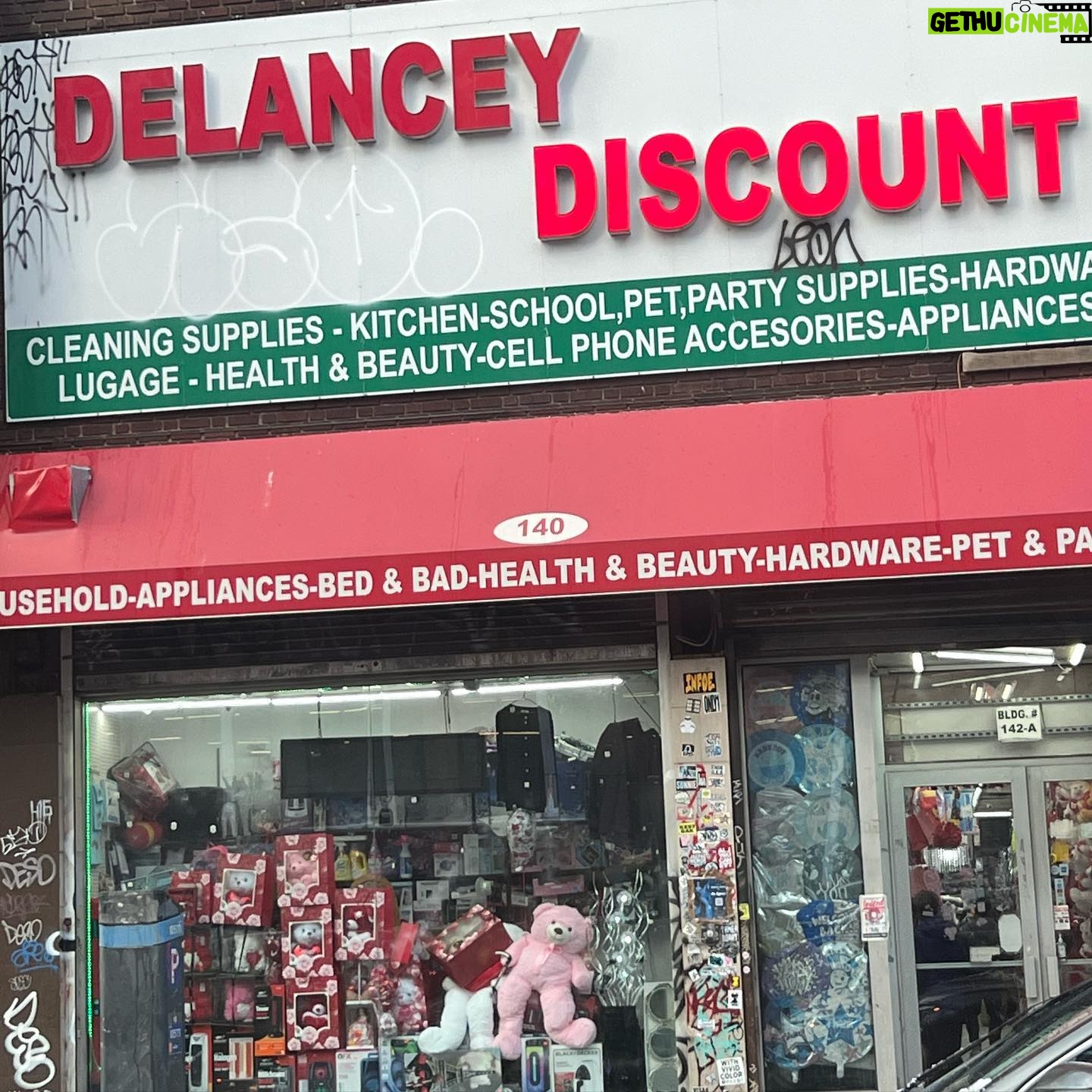 Chelsea Peretti Instagram - JUST TOUCHED DOWN IN NEW YORK AND WENT STRAIGHT TO MY TOP 2 SPOTS I HIT EVERY TIME IM HERE. Hard to pick which one is first delancey discounts or litty city