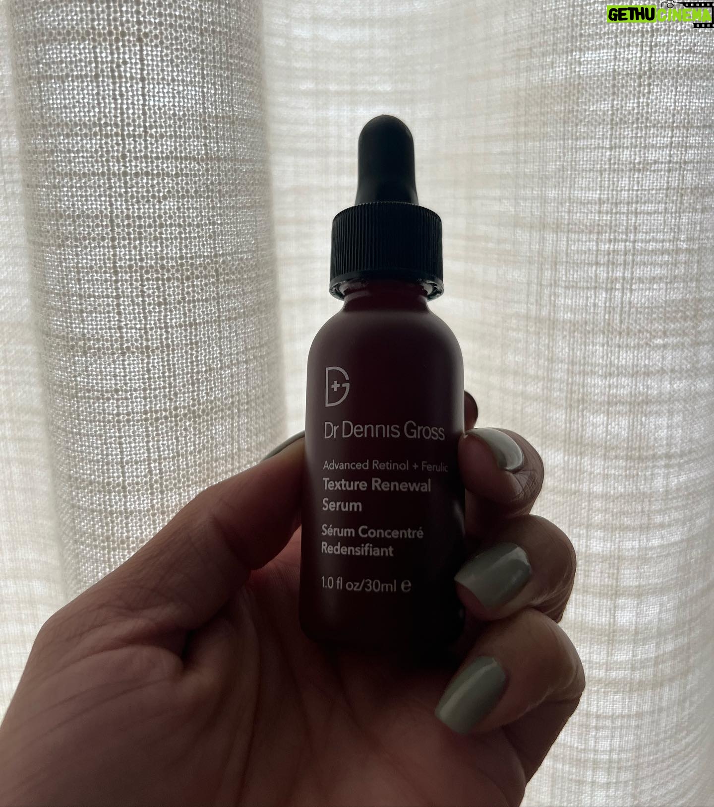 Chelsea Tavares Instagram - My recent skin care routine. 🧴🌤️