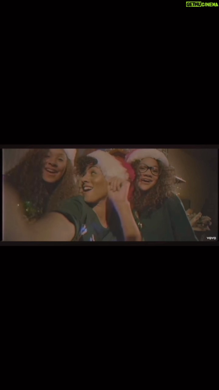 Chelsea Tavares Instagram - 😂🎄♥️ This was 7 yrs ago!! “Christmas love” we recorded this with @ericericksonofficial for the Royal Christmas movie ! Directed by @rubasworld I love my sisters #Dandridge