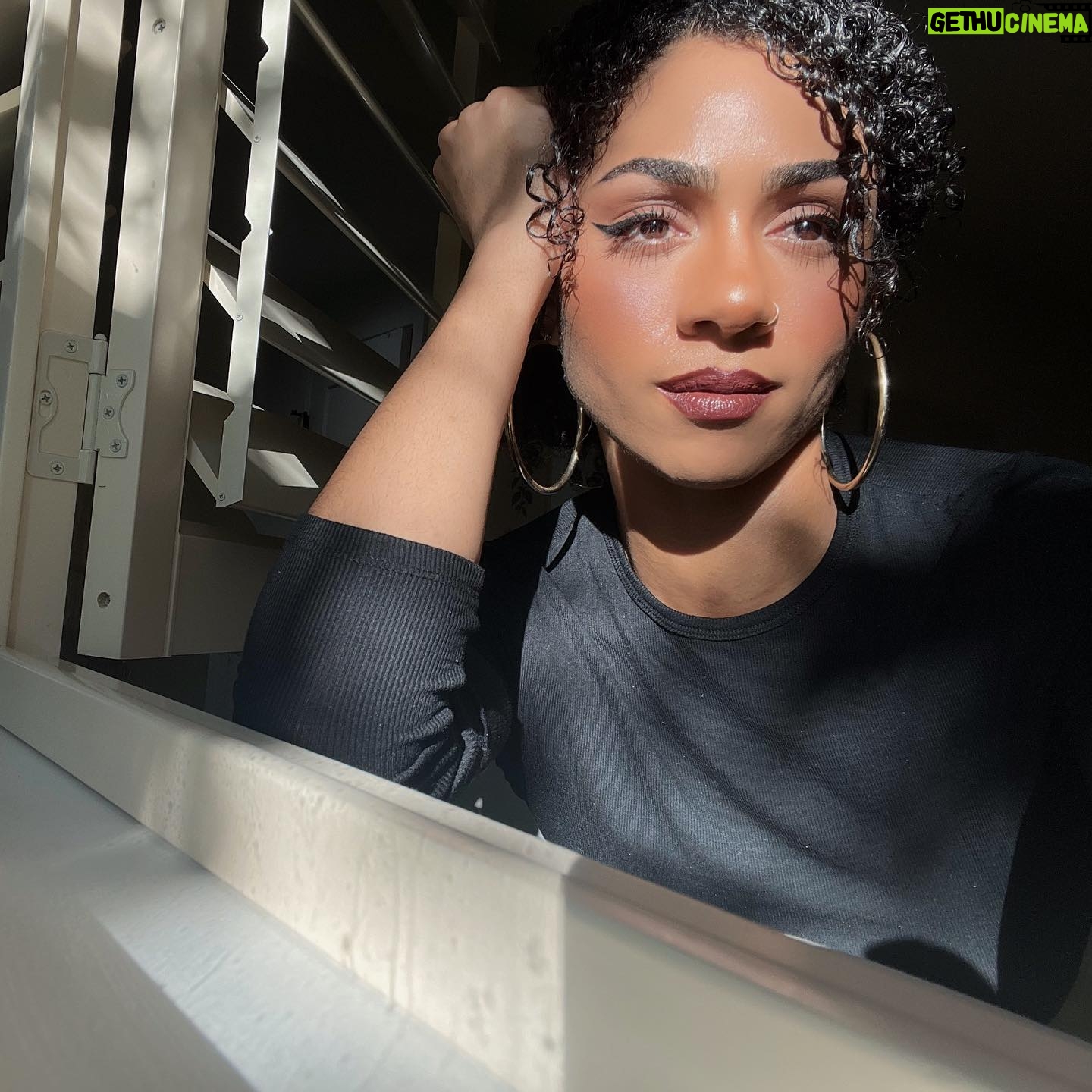 Chelsea Tavares Instagram - Finding my calm.
