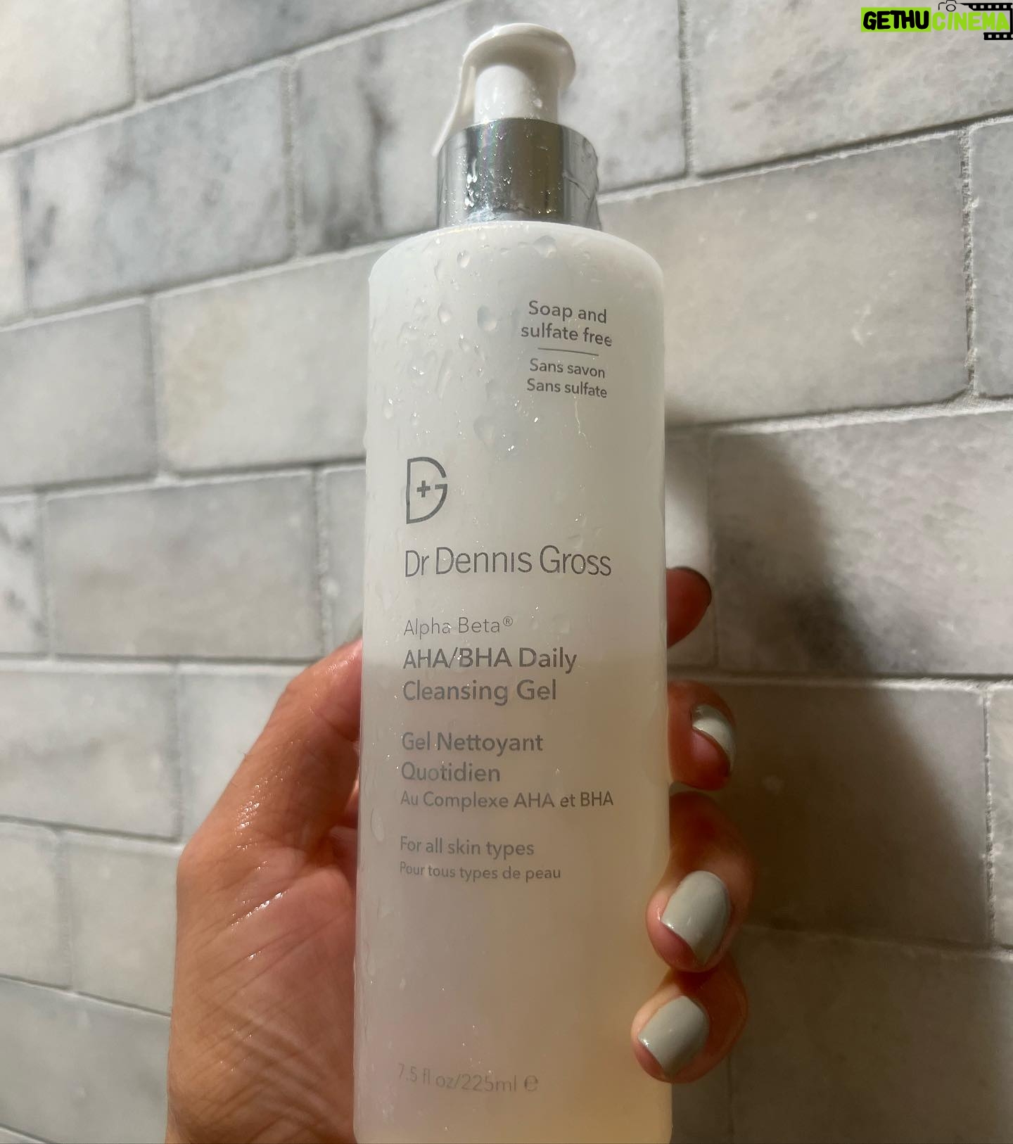 Chelsea Tavares Instagram - My recent skin care routine. 🧴🌤️