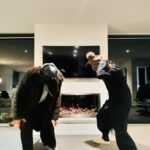 Chen Bolin Instagram - 南半球是真的冷 跳一下 發糕 🕺💃🔥✨（超） #出去一下 #WhatATrip