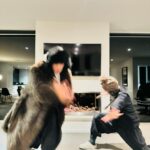 Chen Bolin Instagram - 南半球是真的冷 跳一下 發糕 🕺💃🔥✨（超） #出去一下 #WhatATrip