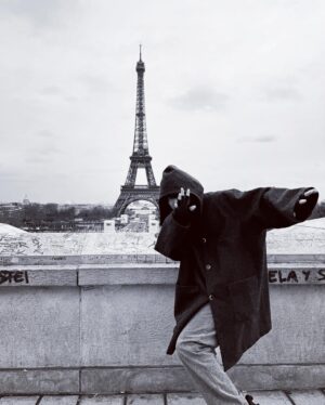 Chen Bolin Instagram - 早安、晚安🗼💫✨ Noir et blanc Paris 🖤🤍✨

#LaTourEiffel