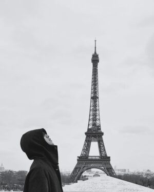 Chen Bolin Instagram - 早安、晚安🗼💫✨ Noir et blanc Paris 🖤🤍✨

#LaTourEiffel