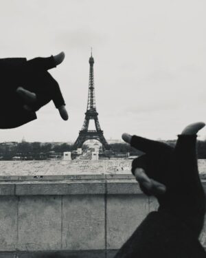 Chen Bolin Instagram - 早安、晚安🗼💫✨ Noir et blanc Paris 🖤🤍✨

#LaTourEiffel