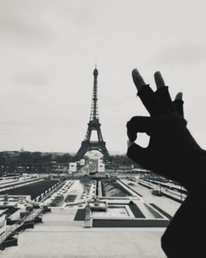 Chen Bolin Instagram - 早安、晚安🗼💫✨ Noir et blanc Paris 🖤🤍✨

#LaTourEiffel
