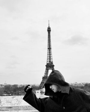 Chen Bolin Instagram - 早安、晚安🗼💫✨ Noir et blanc Paris 🖤🤍✨

#LaTourEiffel